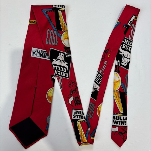 Rm Style Chicago Bulls NBA Red Silk Neck Tie 3 Peat Champions Vintage 1993 USA - Picture 5 of 14